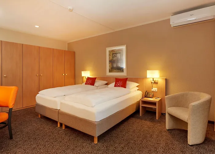 H4 Arcadia Hotell 4*