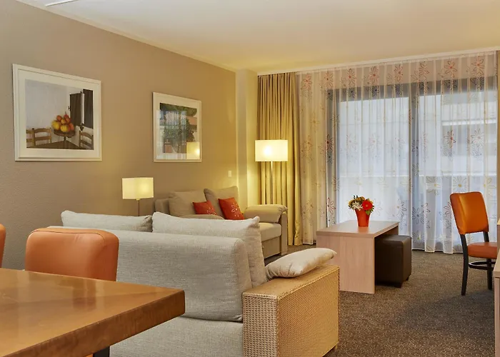 阿卡迪亚洛迦诺h4酒店