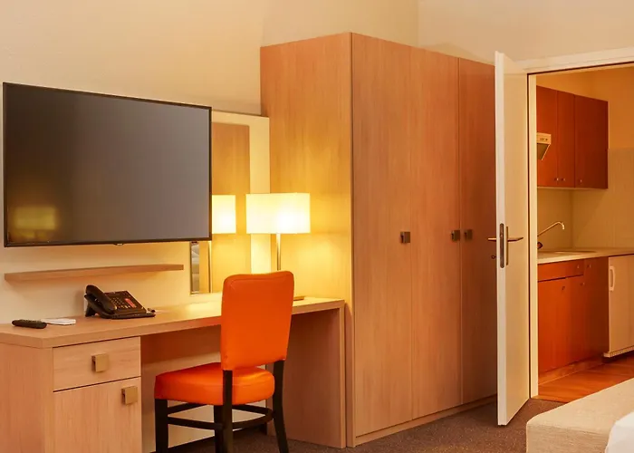 阿卡迪亚洛迦诺h4酒店