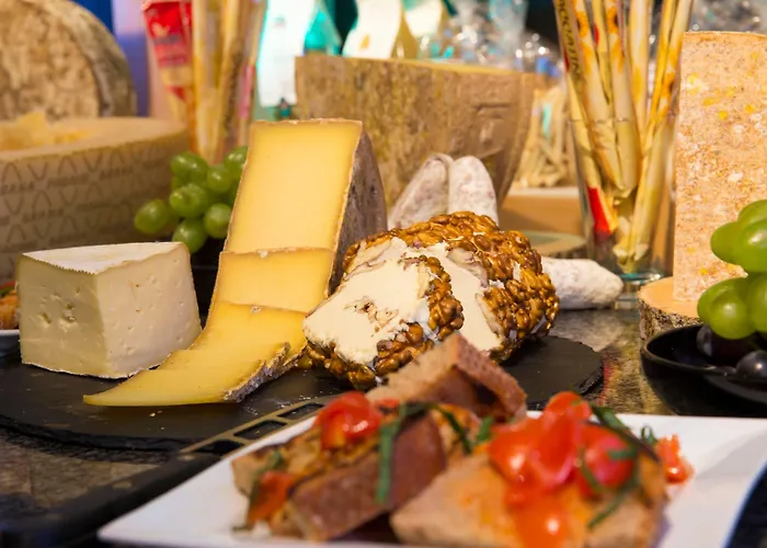 阿卡迪亚洛迦诺h4酒店 酒店