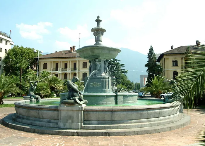 阿卡迪亚洛迦诺h4酒店