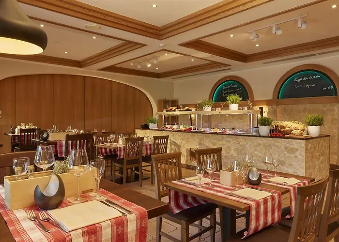 H4 Arcadia Hotell 4*